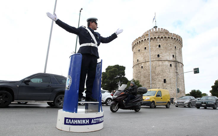 Ο τροχονόμος με το βαρέλι του επέστρεψε στον Λευκό Πύργο