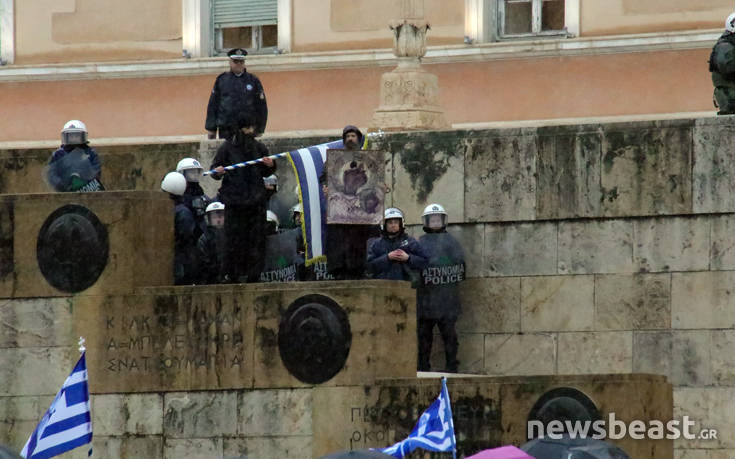 Συλλαλητήριο για τη Μακεδονία υπό καταρρακτώδη βροχή 16 IMG 4527 1