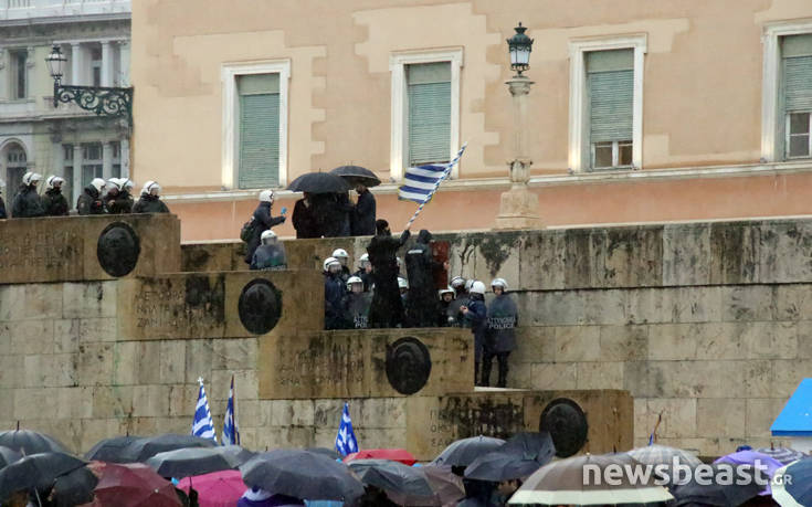 Συλλαλητήριο για τη Μακεδονία υπό καταρρακτώδη βροχή 14 IMG 4543 1