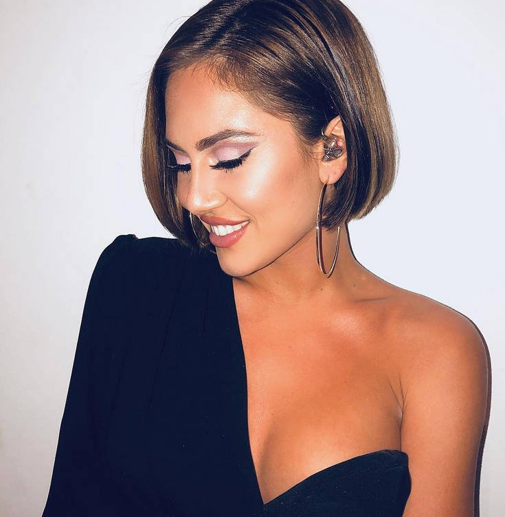 Η Έλενα Τσαγκρινού έχει και φωνή και κορμί