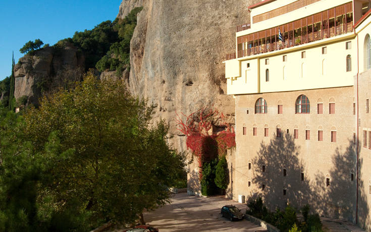 Η παλαιότερη μονή στην Ελλάδα είναι σκαρφαλωμένη σε απόκρημνο βράχο 20 1073770310 1