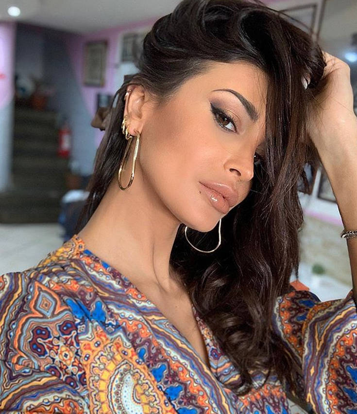Η φινετσάτη γειτόνισσα μας Cristina Buccino