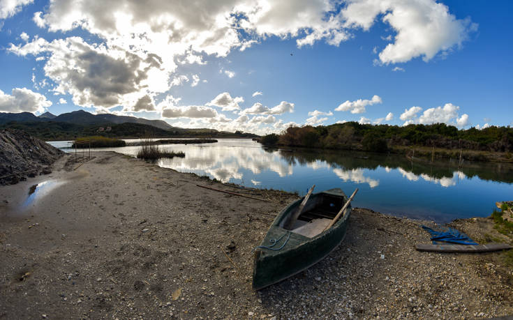 Η όμορφη «λίμνη των κρίνων» 18 shutterstock 1029541879 1