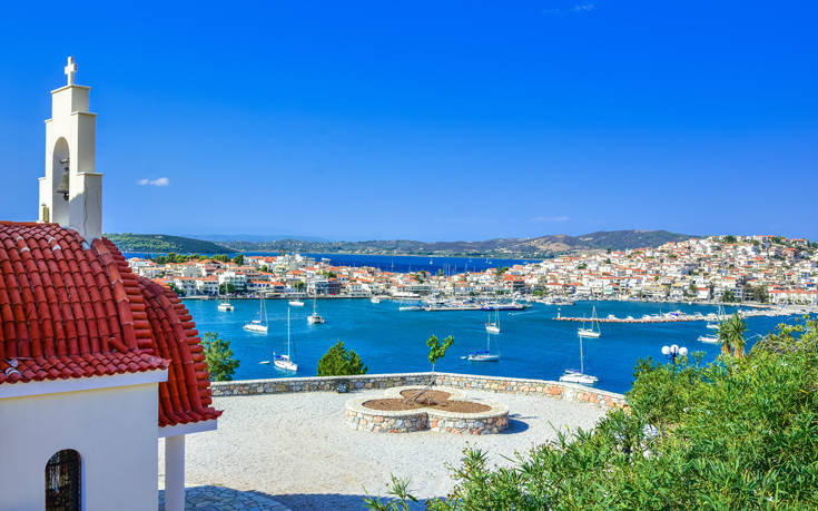 Η πανέμορφη «πόλη-νησί» της Πελοποννήσου 20 shutterstock 1176361456 1