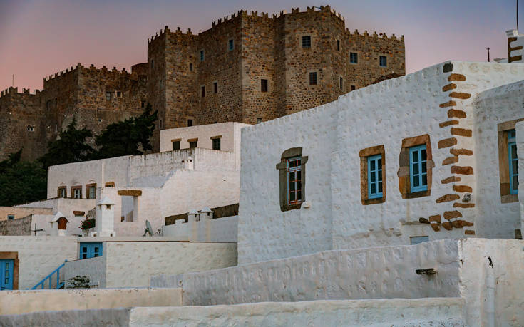 Το Πάσχα στην Πάτμο αποτελεί μοναδική εμπειρία ζωής 19 shutterstock389977378 1