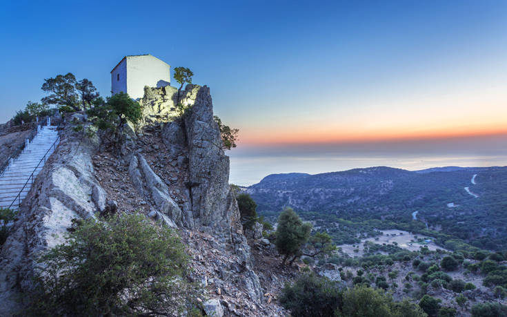 Μυστηριακή ατμόσφαιρα στο «νησί των Μεγάλων θεών» 20 shutterstock 1181034676 1