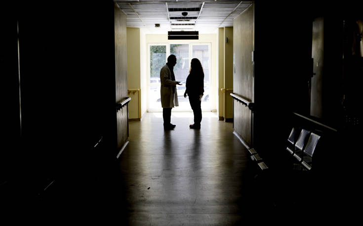 Ερωτηματικά για την αυτοκτονία με όπλο αστυνομικού στο νοσοκομείο της Πάτρας
