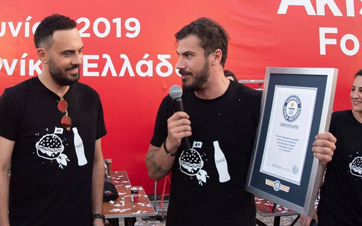 Ο Άκης Πετρετζίκης μπήκε στο βιβλίο Γκίνες 12 akis3 1