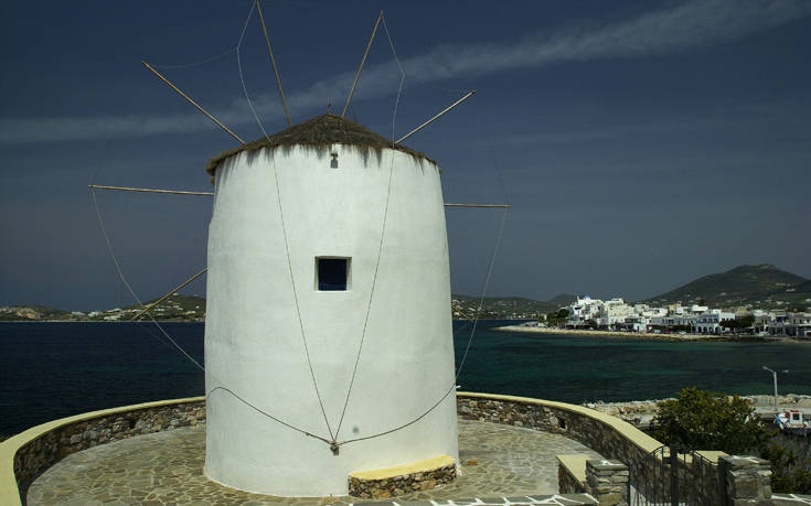 Το κατάλευκο νησί των Κυκλάδων 19 418442 1