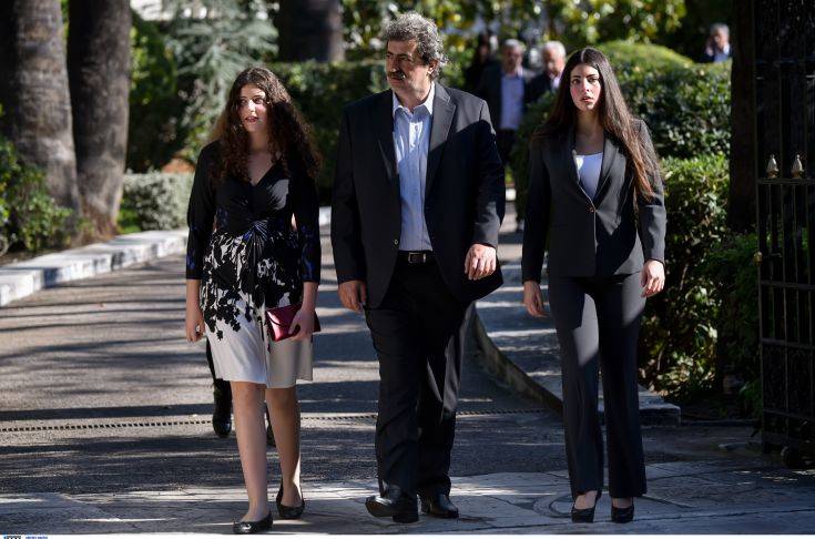 Παύλος Πολάκης στην κόρη του: «Πάντα δυνατή και ευτυχισμένη στη ζωή σου γιατρίνα μου»