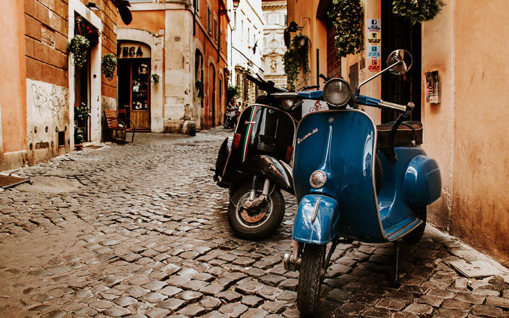 Η Γένοβα μπλοκάρει τη Vespa από τους δρόμους της