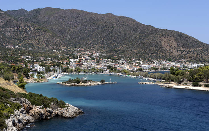 Η ελληνική λουτρόπολη με την ηφαιστειακή πισίνα από θειάφι