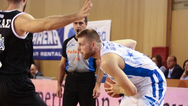 Ο Χαραλαμπόπουλος ανακαλύπτει τον εαυτό του 4 VasilisCharalampopoulos