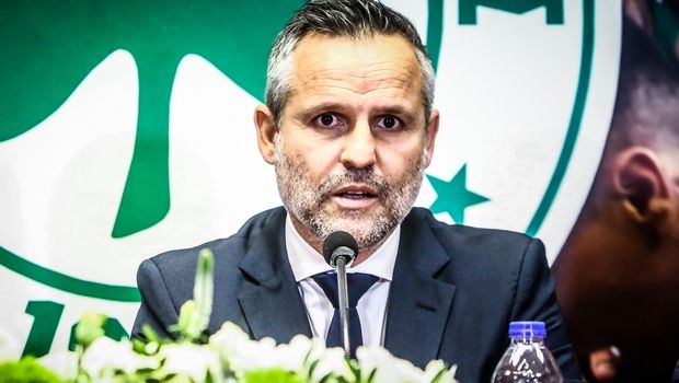 Ο Τσάβι Ρόκα του λύνει τα χέρια