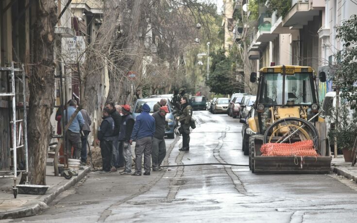 Νέα επιχείρηση εκκένωσης κτηρίου από την ΕΛΑΣ στο κέντρο της Αθήνας 13 2856051 735x459 1