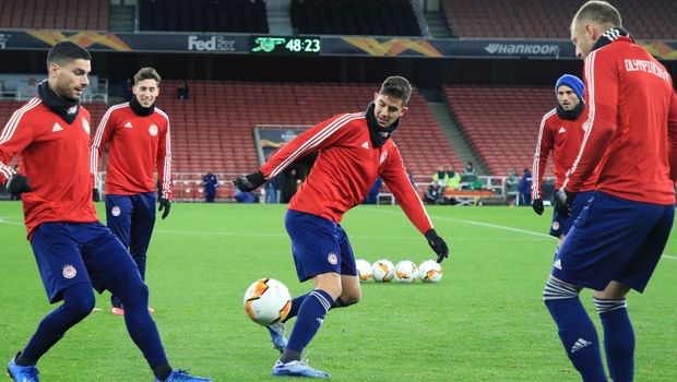 Ολυμπιακός: Το Sport24.gr στην προπόνηση στο Emirates