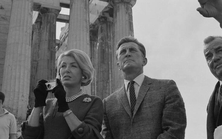 Κερκ Ντάγκλας – Αν Μπάιντενς: Οι απιστίες του «Σπάρτακου» και η σύζυγος που πάντα τον συγχωρούσε 20 AP 4648913625