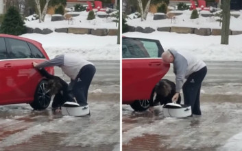 Κορίτσια που ποζάρουν με και χωρίς στολή εργασίας