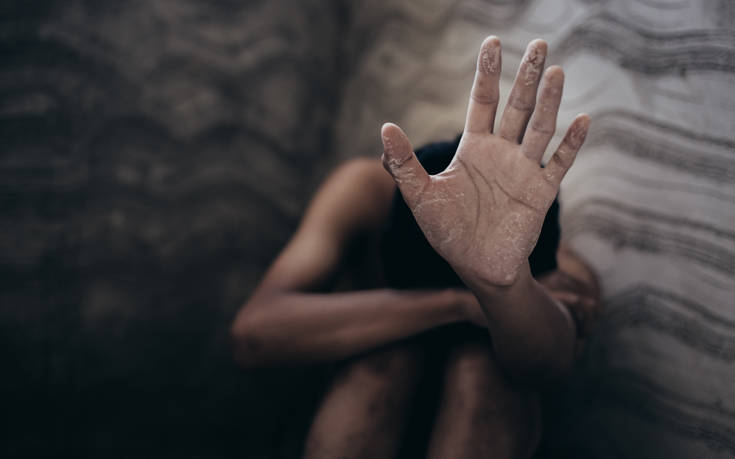 Εντεκάχρονη γέννησε σε μπανιέρα μετά τον βιασμό – Τρεις συγγενείς αντιμέτωποι με πολλές κατηγορίες