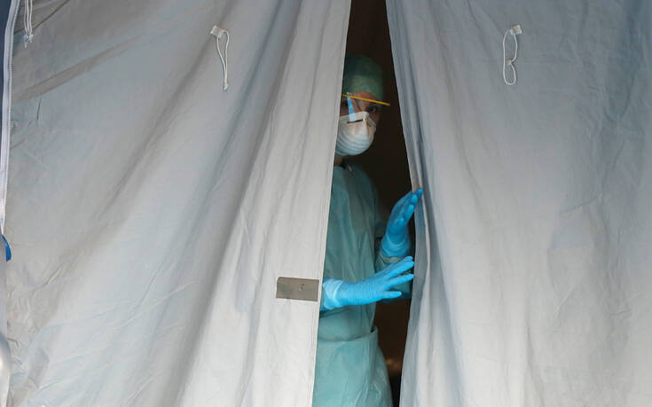 Οι Αρχές αδειάζουν τους δρόμους στο Ιράν – 85 νέοι θάνατοι από τον κορονοϊό