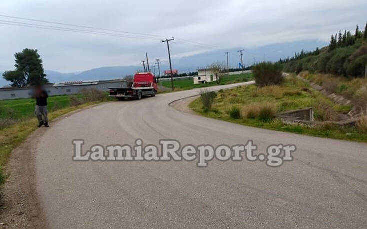 Αυτοκίνητο οικογένειας με τρία παιδιά έφυγε από τον δρόμο και «προσγειώθηκε» στα χωράφια 18 j8a8gbyp