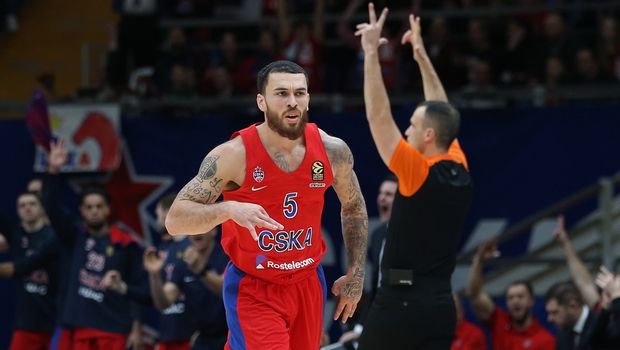 Τζέιμς: “Είναι ηλίθιο να αναγκάζεις τους παίκτες να παίζουν”