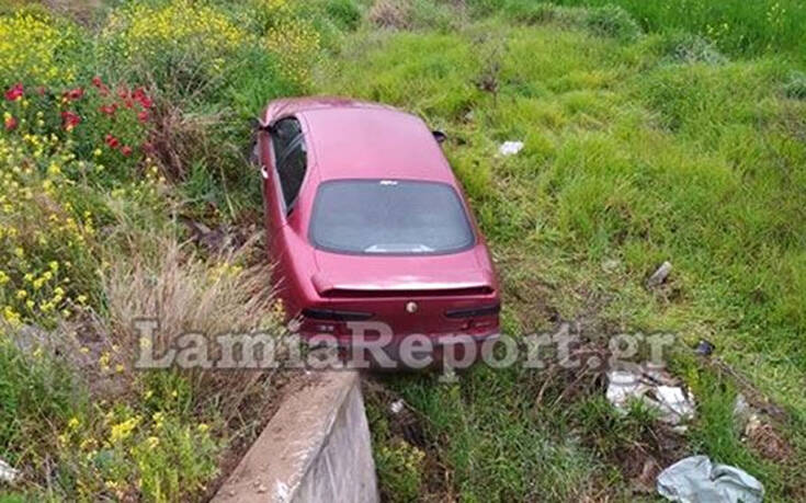 Αυτοκίνητο οικογένειας με τρία παιδιά έφυγε από τον δρόμο και «προσγειώθηκε» στα χωράφια 16 m7dmnkfe