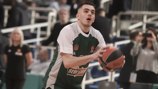 O Παπαδάκης το έβαλε κυριολεκτικά από το σπίτι του