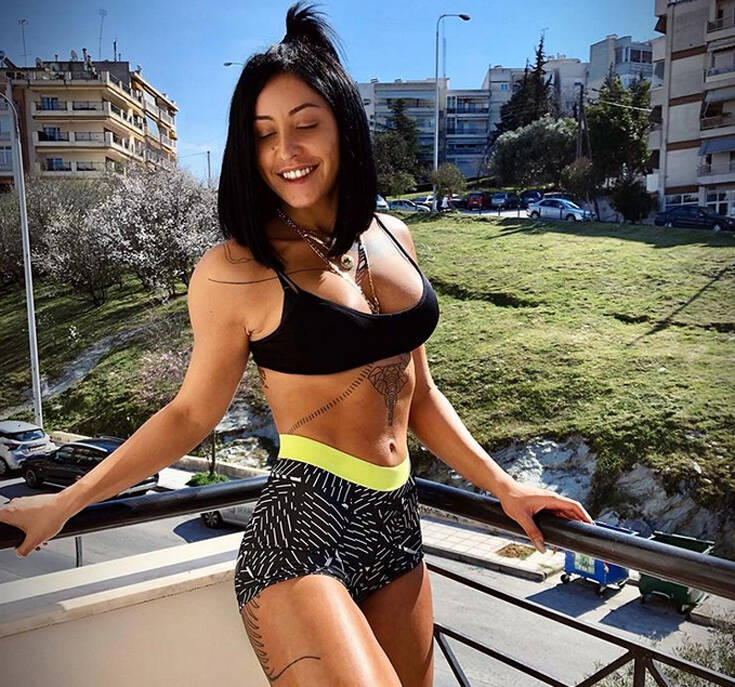 Η Θεσσαλονικιά με τις καυτές αναρτήσεις 24 sissyzournatzi10
