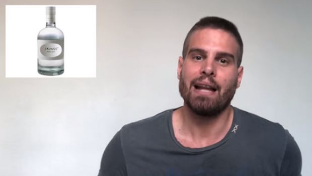 Κορονοϊός: Ο Μπόγρης μένει σπίτι και διδάσκει πώς να φτιάξεις κοκτέιλ