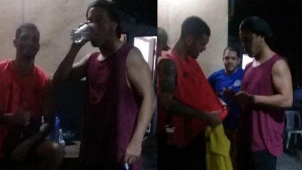 Ροναλντίνιο: Οι συγκρατούμενοι τον αποχαιρέτησαν με μπάρμπεκιου και δάκρυα
