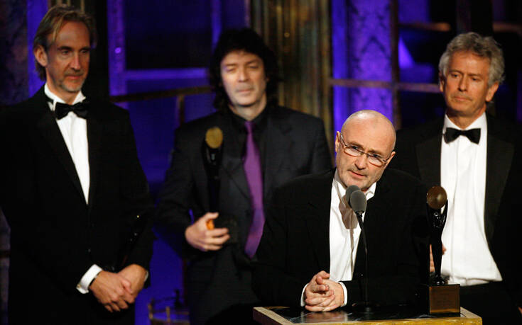 Ο Steve Hackett των Genesis παίζει «Blood on the Rooftops» από το σπίτι του