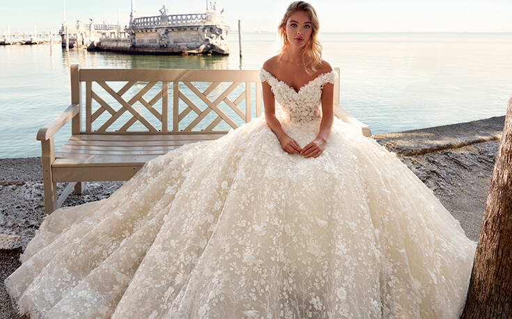 Demetrios Bridal: «Ένα γράμμα από εμάς για εσένα, τη νύφη του ’20» 14 DP412 875