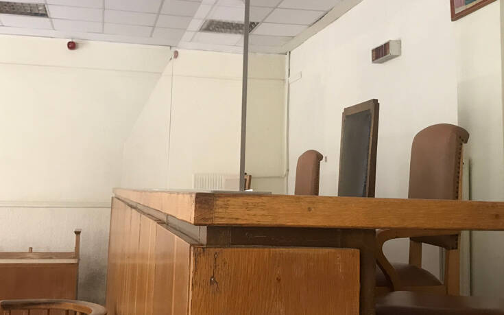 Έτσι ανοίγουν σήμερα τα δικαστήρια: Θερμομέτρηση, μάσκες, αντισηπτικά, security και προστατευτικά πλεξιγκλάς 22 IMG 2742