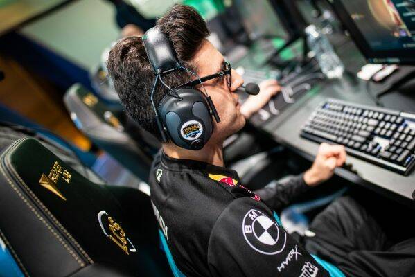 Γερό μπάσιμο της BMW στον κόσμο των esports