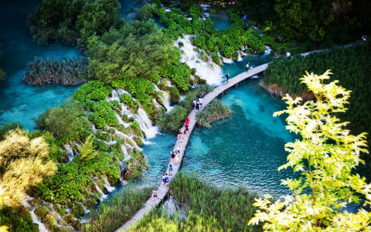 Plitvicelakes 2 shutterstock 256094920 edited