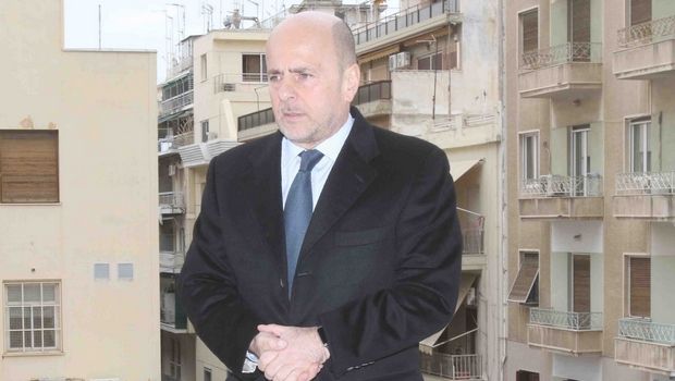 Super League: Ο Αλαφούζος έριξε στο τραπέζι πρόταση διακοπής του πρωταθλήματος