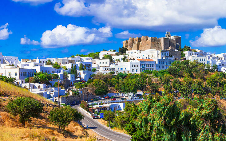 Η Μονή που στέκεται σαν κορώνα πάνω από το «ιερό νησί» 22 shutterstock 1267584415
