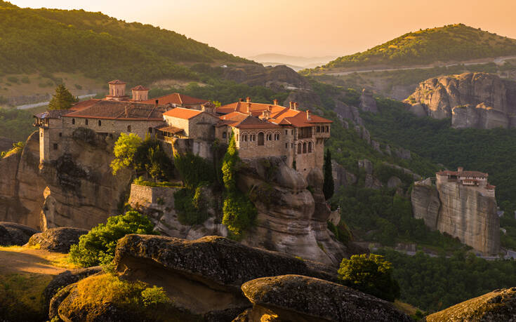 Κατάνυξη και δέος στα Μετέωρα 16 shutterstock 418403500