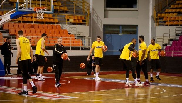 Κορονοϊός: Ανοίγουν τα κλειστά για ατομικές προπονήσεις με μπάλες