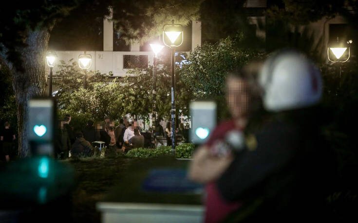 Η μάχη της πλατείας στην εποχή του κορονοϊού, από την Αγία Παρασκευή στο Παγκράτι 10 5tybiwus