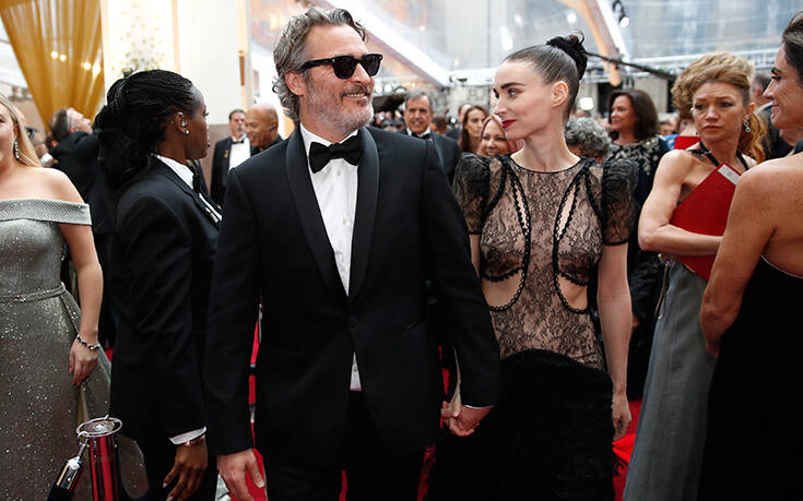 Joaquin Phoenix και Rooney Mara περιμένουν το πρώτο τους παιδί