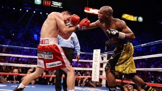 Ο Mayweather στέλνει τα… σέβη του στους 16 πρωταθλητές που έχει κερδίσει