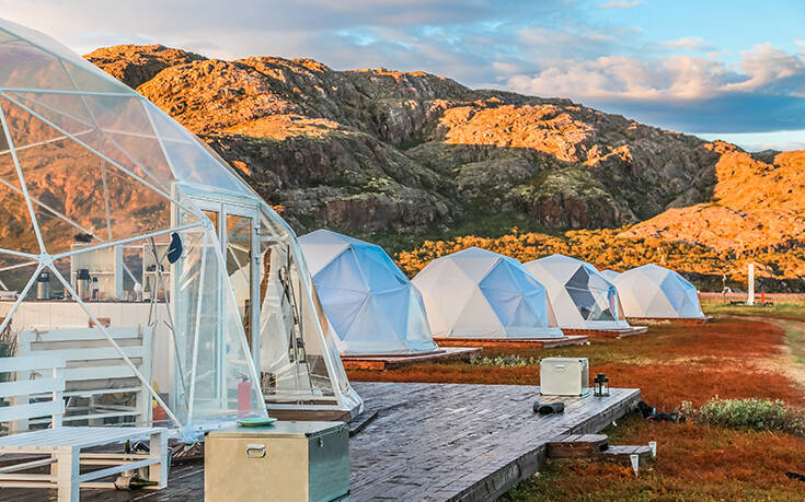 Τι είναι το glamping – Το πολυτελές κάμπινγκ που έρχεται στην Ελλάδα 18 shutterstock 1240938757
