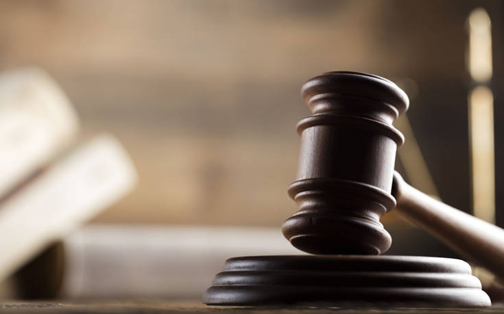 Την επαναλειτουργία των δικαστηρίων ζητούν δικηγόροι