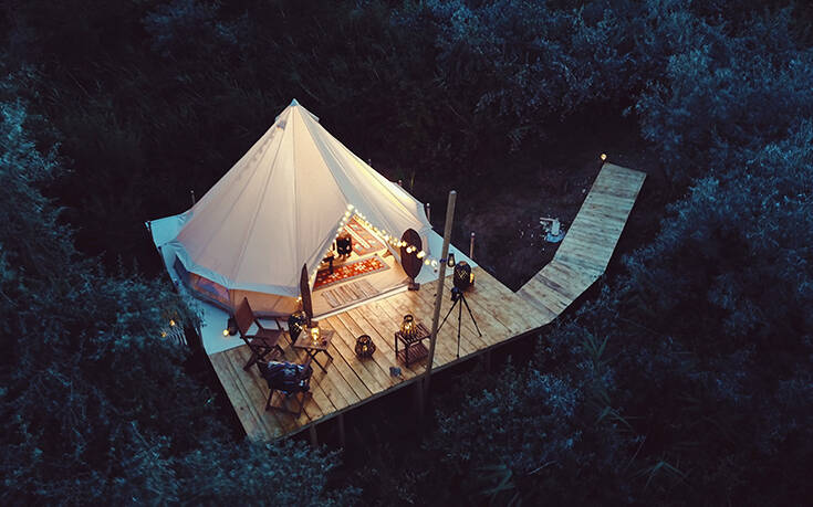 Τι είναι το glamping – Το πολυτελές κάμπινγκ που έρχεται στην Ελλάδα 22 shutterstock 699346981