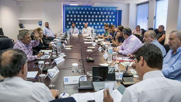 Διακοπή ζητούν όσοι φοβούνται το ποδόσφαιρο