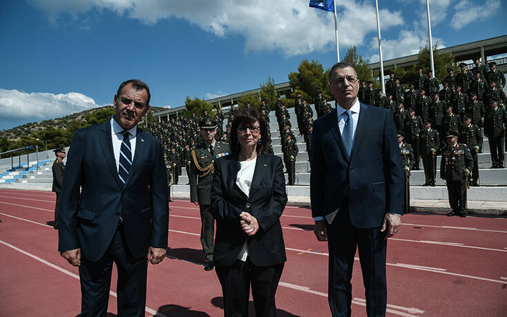 Η έκπληξη στην Κατερίνα Σακελλαροπούλου στην ορκωμοσία της Σχολής Ευελπίδων