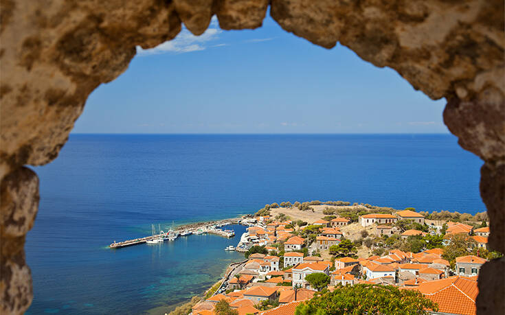 Μόλυβος: Το όμορφο χωριό της Λέσβου 36 shutterstock 498527365