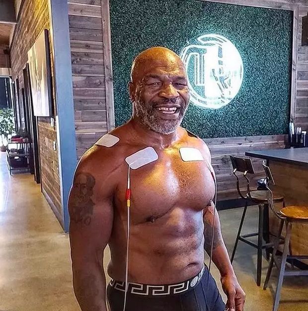 Mike Tyson: Είναι “φέτες” και επιστρέφει